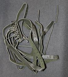 Finnish Army utility strap, leather, WW2 model, unissued, original. 50cm