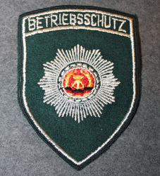 DDR, Volkspolizei, kansanpoliisin hihamerkit.