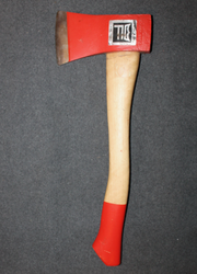 Fiskars 1305 axe, wooden shaft, unissued