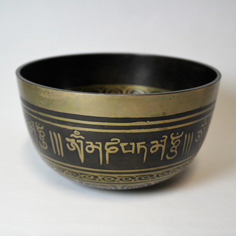 Tiibetiläinen äänimalja koristekaiverrettu 'Ompmh' Ø17*10cm/1250-1500g