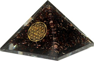 Pyramidi granaatti orgoniitti 'Elämänkukka' 70*70*60mm