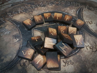 Riimusetti 'Ombre Charred Runes'