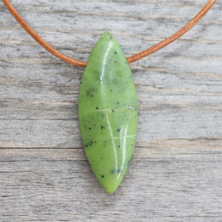 Riipus Jade Nefriitti 'Bicon' 40*15mm