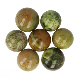 Opaali vihreä pallo 65-70mm/500-560g