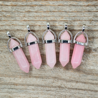 Riipus 'Pillar' Pinkki jade (värjätty) 40mm