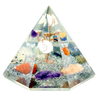 Pyramidi Orgoniitti '7 Sided Pyramid' 85*90mm