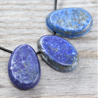Riipus Lapis lazuli 'Drilled Flat' 30mm