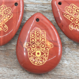 Riipus Punainen jaspis 'Hamsa Drop' 32*25mm