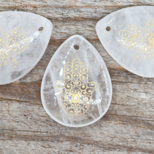 Riipus Vuorikristalli 'Hamsa Drop' 32*25mm