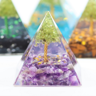 Pyramidi Orgoniitti 'Peridoottipuu & Ametisti' 60*60*65mm