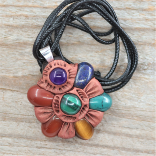 Kaulakoru '7 Chakra Nordic Elves Flower' 42*35mm