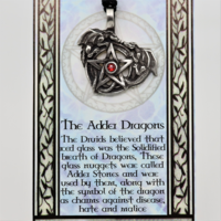 Talismaanikoru 'The Adder Dragons'