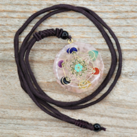 Kaulakoru Ruusukvartsi '7 Chakra Symbol' 35mm