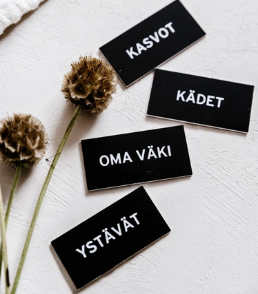 Pyyhekyltti, Kasvot