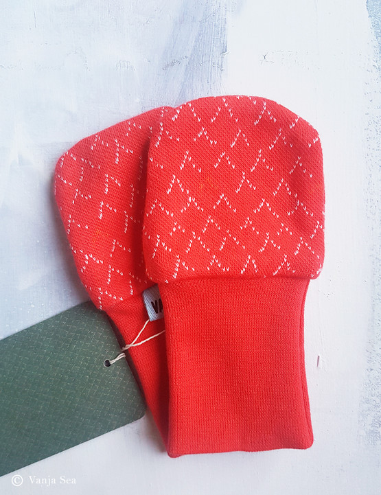 Aallot Baby Mittens