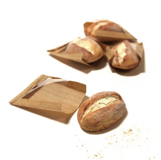 Nukkekodin Ranskanleipä paperipussissa